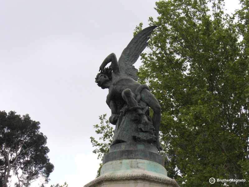 Monumento al Ángel Caído - Ruta por el Paseo del Retiro de Madrid